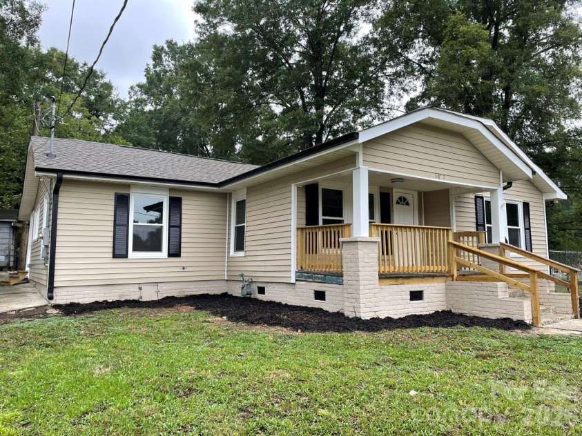 1617 4th Avenue, Gastonia, NC 28052.  MLS# CAR4405246, YatesRealty ID 41906. 