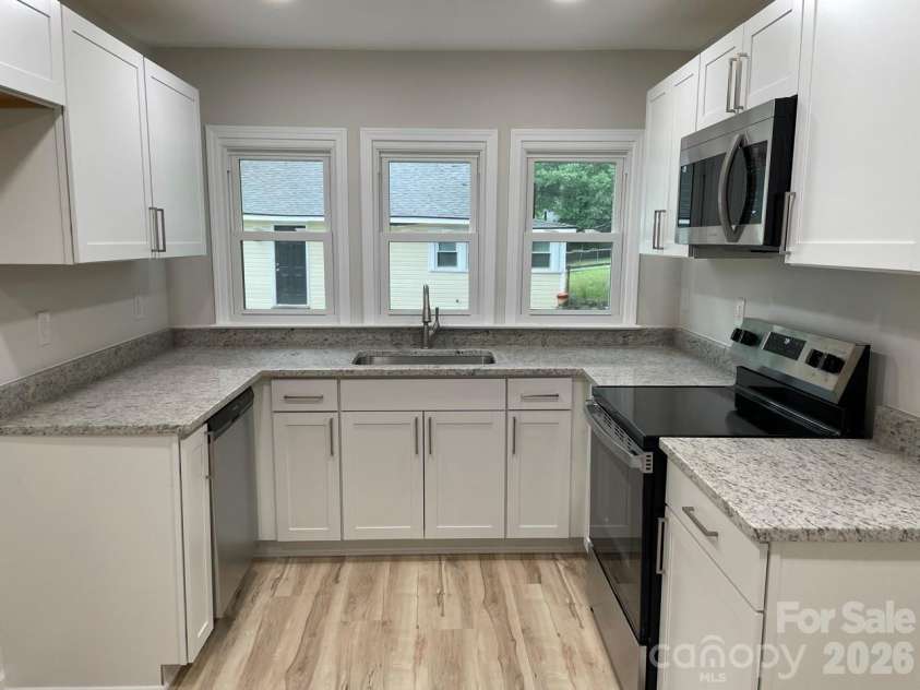 1617 4th Avenue, Gastonia, NC 28052.  MLS# CAR4405246, YatesRealty ID 41906. 