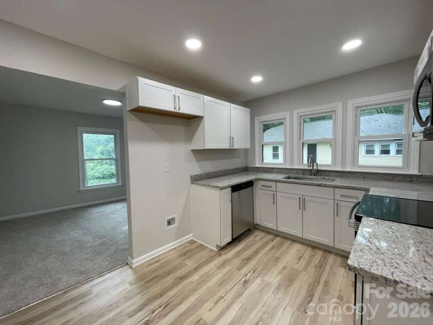 1617 4th Avenue, Gastonia, NC 28052.  MLS# CAR4405246, YatesRealty ID 41906. 