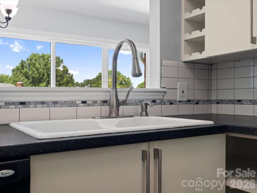 9404 Vicksburg Park Court, Charlotte, NC 28210.  MLS# CAR4351899, YatesRealty ID 41907. 