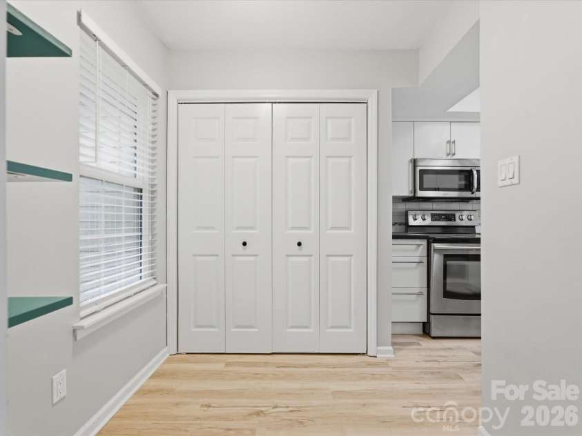 9404 Vicksburg Park Court, Charlotte, NC 28210.  MLS# CAR4351899, YatesRealty ID 41907. 