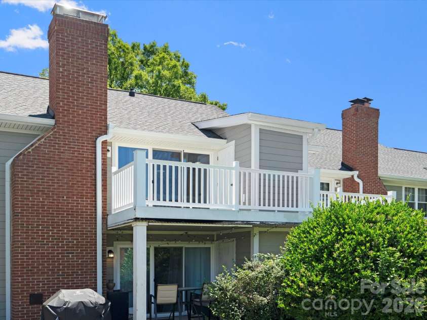 9404 Vicksburg Park Court, Charlotte, NC 28210.  MLS# CAR4351899, YatesRealty ID 41907. 