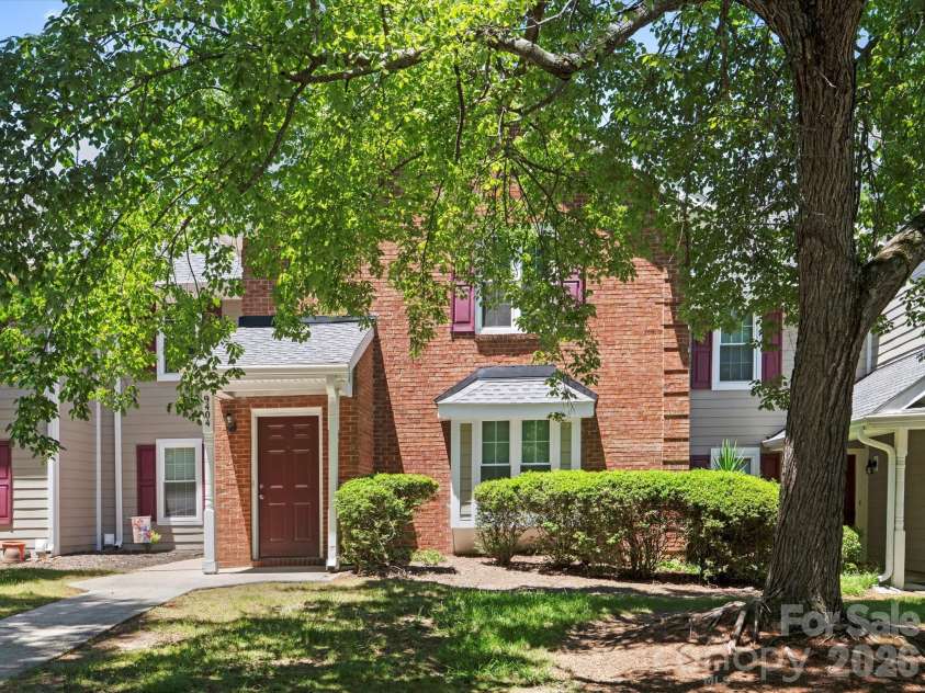 9404 Vicksburg Park Court, Charlotte, NC 28210.  MLS# CAR4351899, YatesRealty ID 41907. 