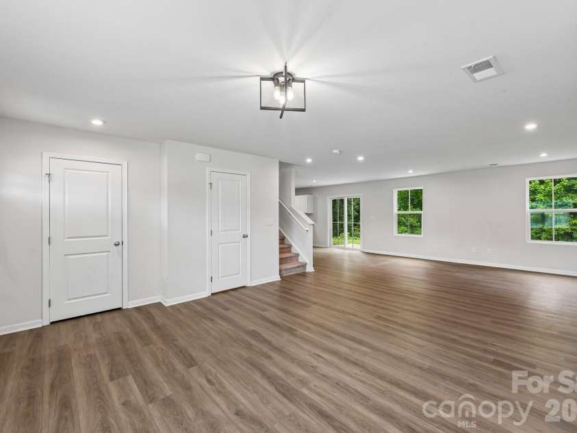 6931 Ludell Lane, Charlotte, NC 28215.  MLS# CAR4408618, YatesRealty ID 41908. 