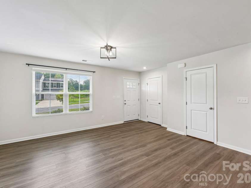 6931 Ludell Lane, Charlotte, NC 28215.  MLS# CAR4408618, YatesRealty ID 41908. 