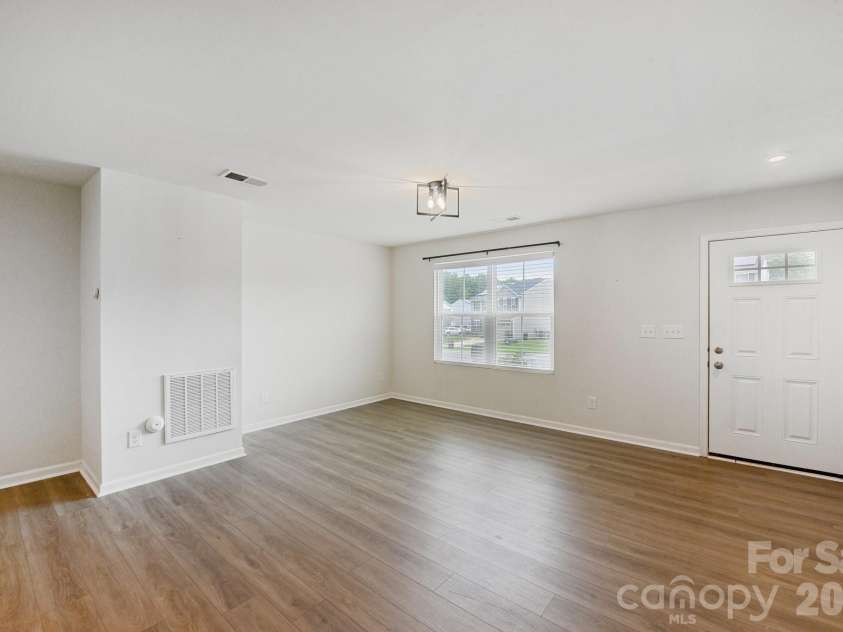 6931 Ludell Lane, Charlotte, NC 28215.  MLS# CAR4408618, YatesRealty ID 41908. 