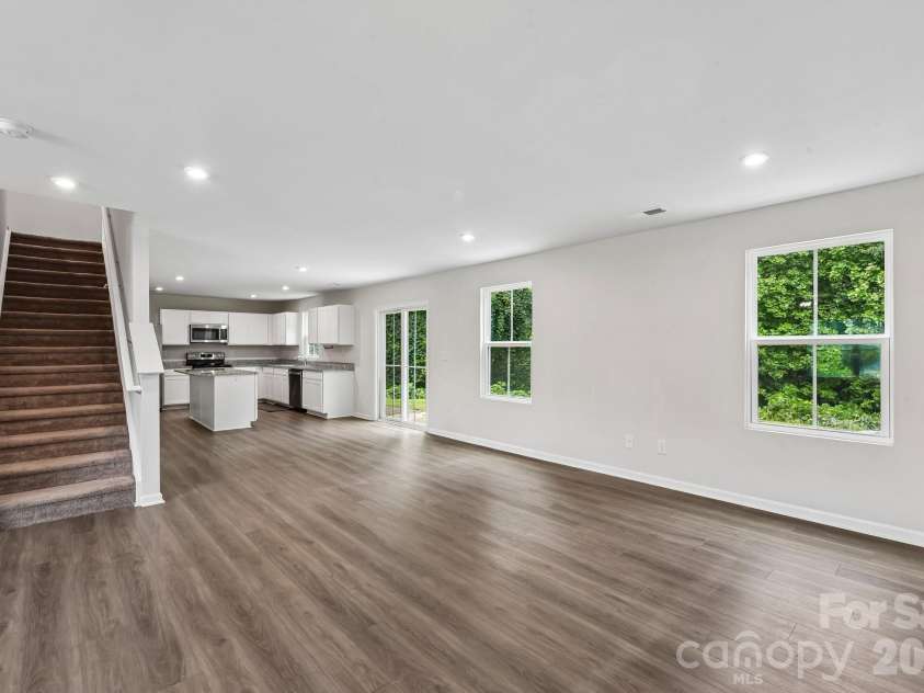 6931 Ludell Lane, Charlotte, NC 28215.  MLS# CAR4408618, YatesRealty ID 41908. 
