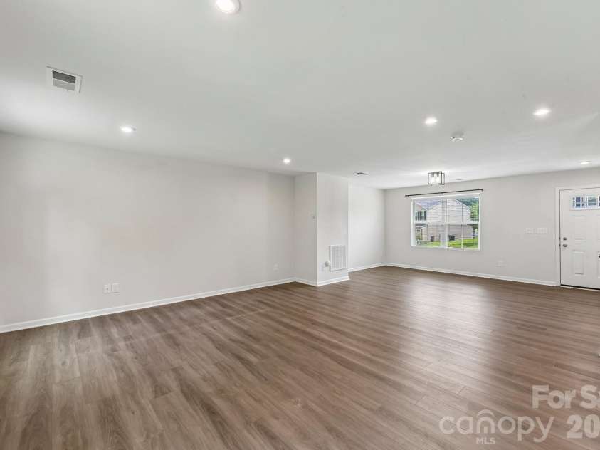 6931 Ludell Lane, Charlotte, NC 28215.  MLS# CAR4408618, YatesRealty ID 41908. 