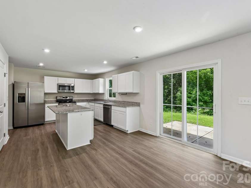6931 Ludell Lane, Charlotte, NC 28215.  MLS# CAR4408618, YatesRealty ID 41908. 