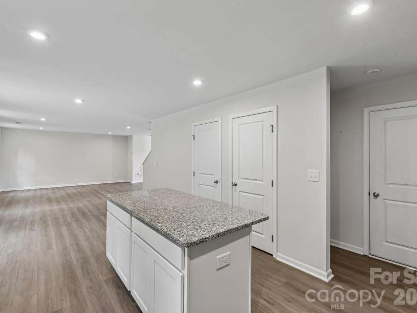 6931 Ludell Lane, Charlotte, NC 28215.  MLS# CAR4408618, YatesRealty ID 41908. 