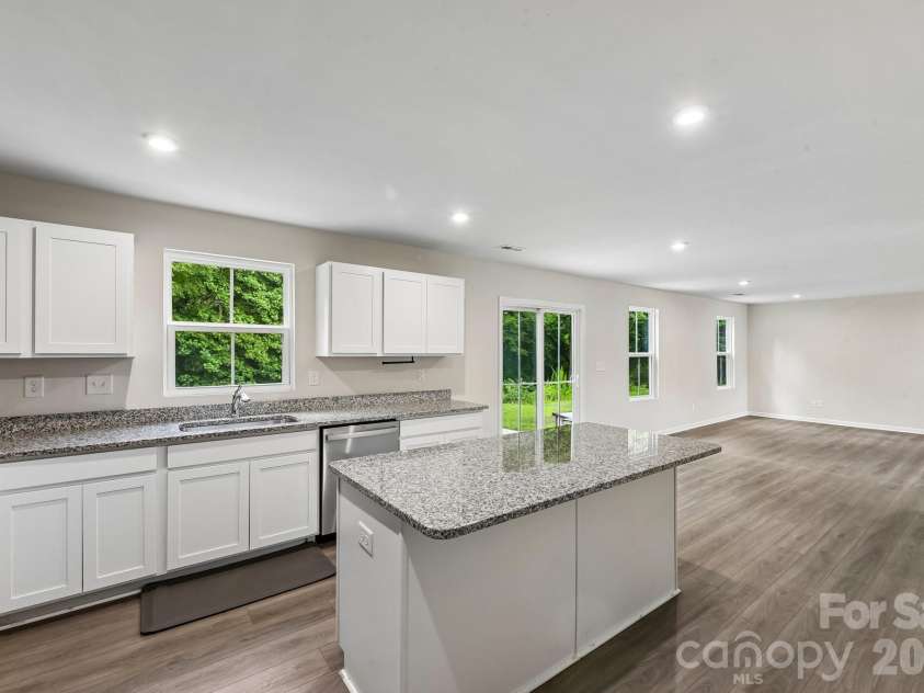 6931 Ludell Lane, Charlotte, NC 28215.  MLS# CAR4408618, YatesRealty ID 41908. 