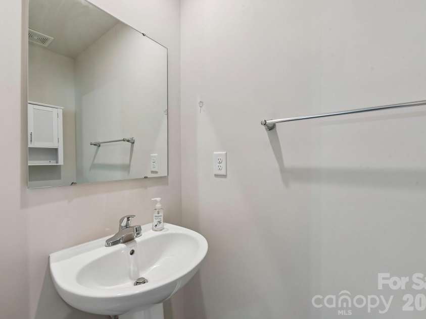 6931 Ludell Lane, Charlotte, NC 28215.  MLS# CAR4408618, YatesRealty ID 41908. 
