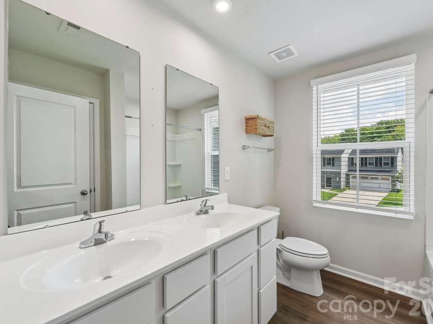 6931 Ludell Lane, Charlotte, NC 28215.  MLS# CAR4408618, YatesRealty ID 41908. 