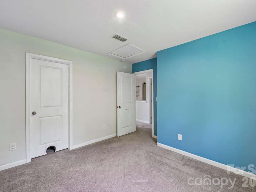 6931 Ludell Lane, Charlotte, NC 28215.  MLS# CAR4408618, YatesRealty ID 41908. 