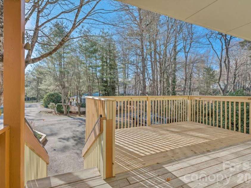 6 Ridgewood Lane, Newland, NC 28657.  MLS# CAR4357353, YatesRealty ID 4191. 
