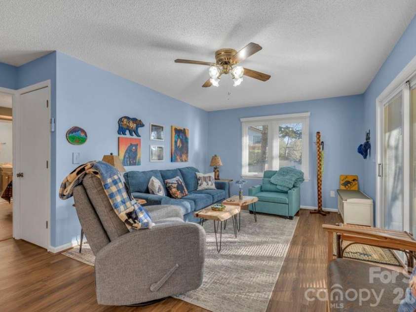 6 Ridgewood Lane, Newland, NC 28657.  MLS# CAR4357353, YatesRealty ID 4191. 