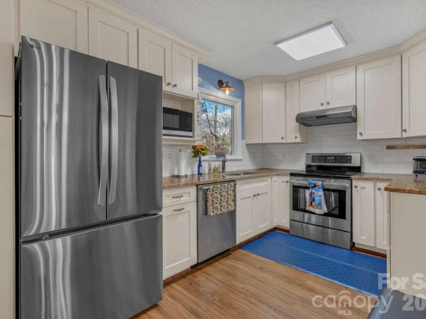 6 Ridgewood Lane, Newland, NC 28657.  MLS# CAR4357353, YatesRealty ID 4191. 