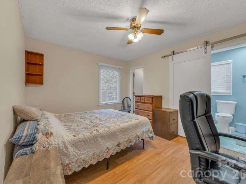 6 Ridgewood Lane, Newland, NC 28657.  MLS# CAR4357353, YatesRealty ID 4191. 