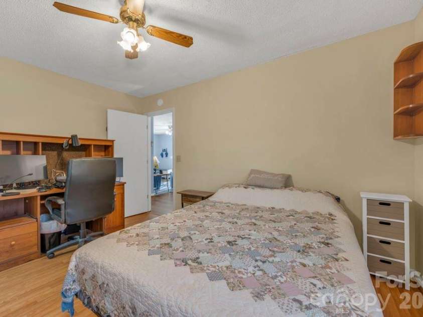 6 Ridgewood Lane, Newland, NC 28657.  MLS# CAR4357353, YatesRealty ID 4191. 