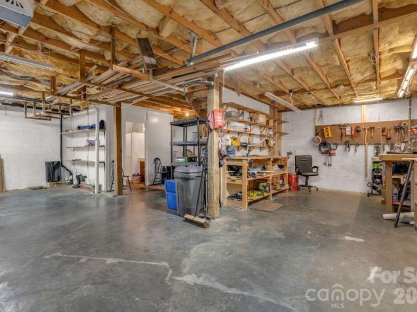 6 Ridgewood Lane, Newland, NC 28657.  MLS# CAR4357353, YatesRealty ID 4191. 
