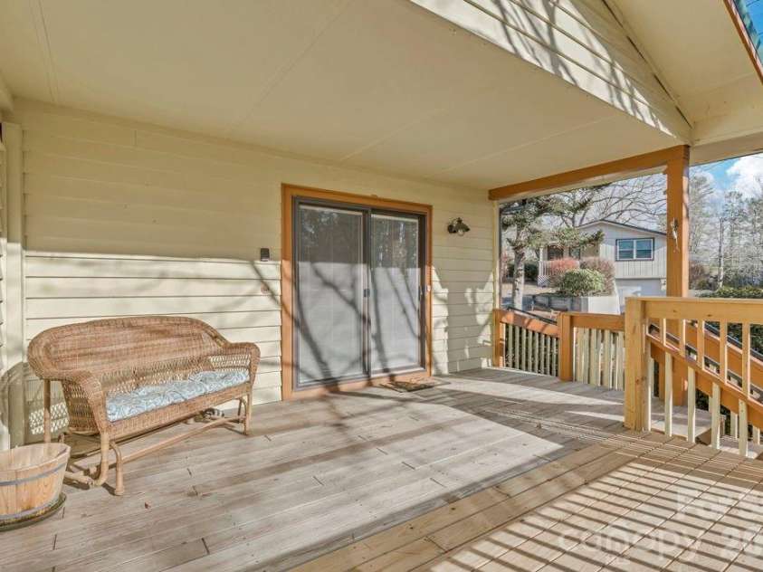 6 Ridgewood Lane, Newland, NC 28657.  MLS# CAR4357353, YatesRealty ID 4191. 