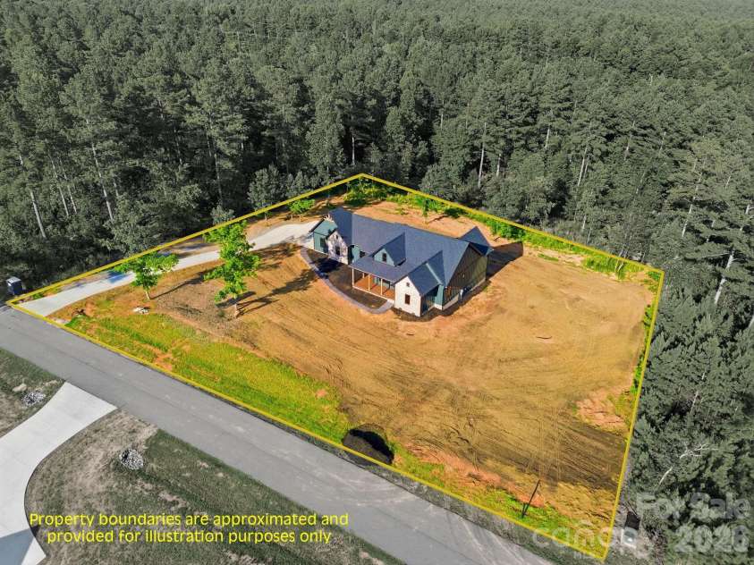 5529 Paddock Way, Granite Falls, NC 28630.  MLS# CAR4404325, YatesRealty ID 41913. 