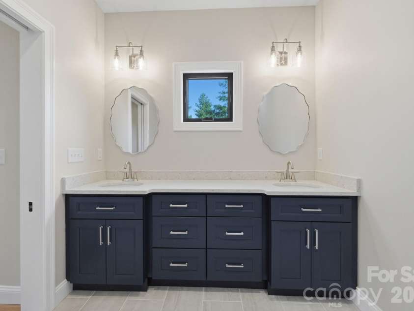 5529 Paddock Way, Granite Falls, NC 28630.  MLS# CAR4404325, YatesRealty ID 41913. Double Vanities