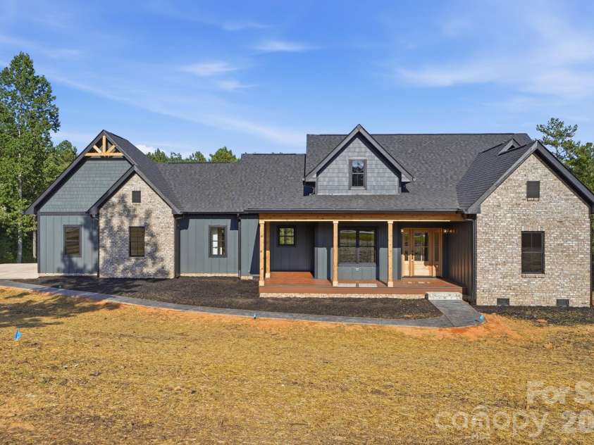 5529 Paddock Way, Granite Falls, NC 28630.  MLS# CAR4404325, YatesRealty ID 41913. Exceptional Craftsmanship