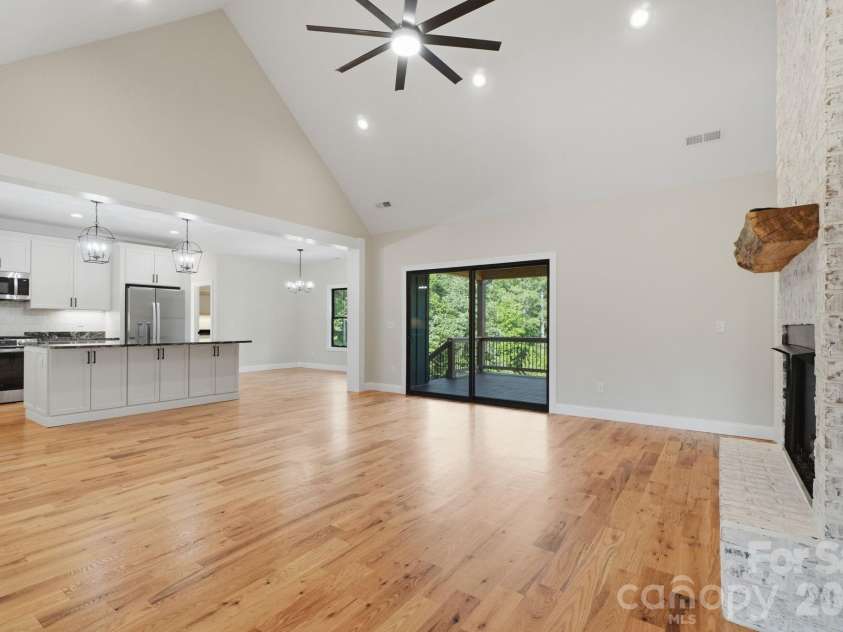 5529 Paddock Way, Granite Falls, NC 28630.  MLS# CAR4404325, YatesRealty ID 41913. Great Room