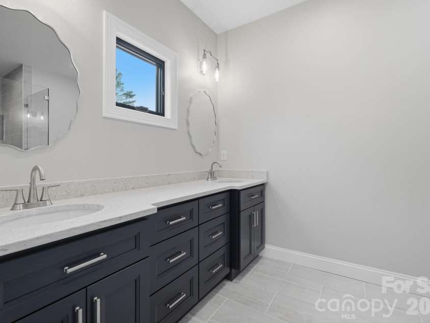 5529 Paddock Way, Granite Falls, NC 28630.  MLS# CAR4404325, YatesRealty ID 41913. Primary Bathroom
