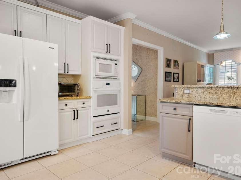 3512 Rhett Butler Place, Charlotte, NC 28270.  MLS# CAR4410435, YatesRealty ID 41915. 