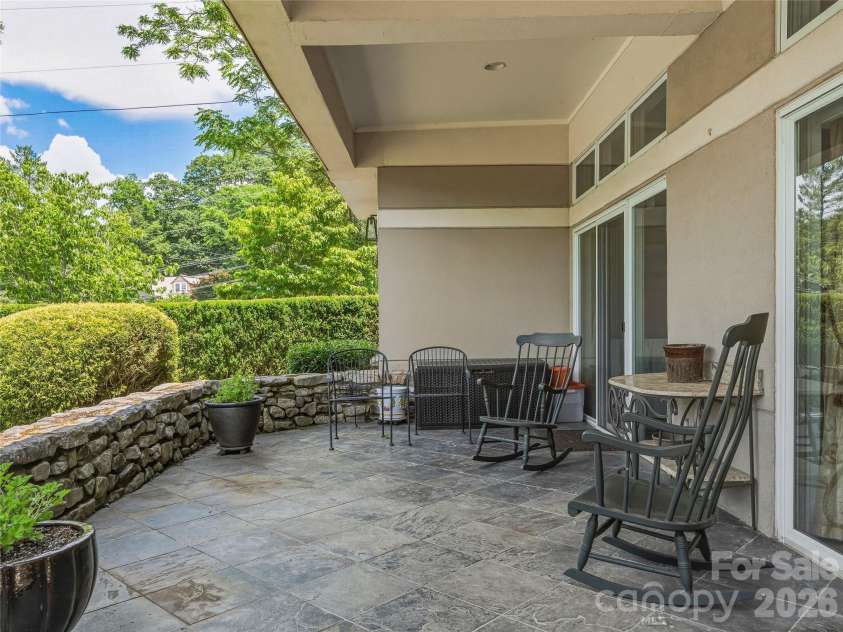 30 Dover Street, Asheville, NC 28804.  MLS# CAR4370162, YatesRealty ID 41916. 