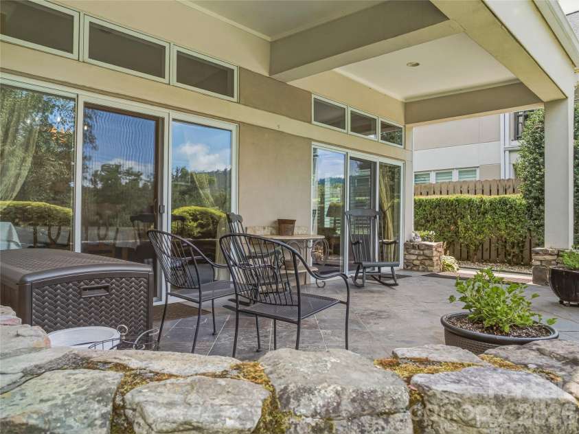 30 Dover Street, Asheville, NC 28804.  MLS# CAR4370162, YatesRealty ID 41916. 