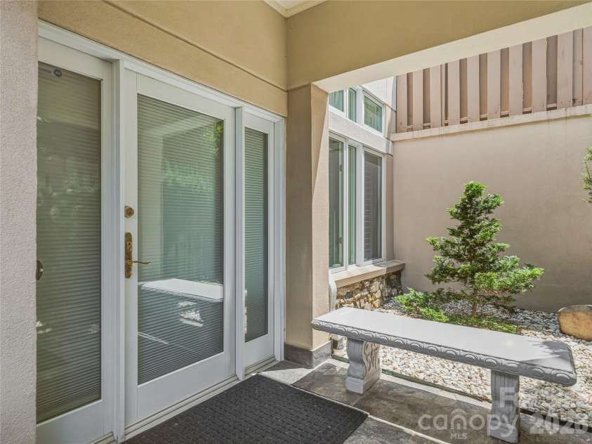 30 Dover Street, Asheville, NC 28804.  MLS# CAR4370162, YatesRealty ID 41916. 