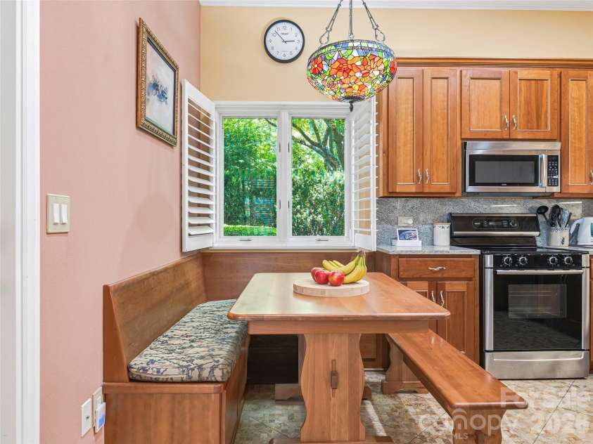 30 Dover Street, Asheville, NC 28804.  MLS# CAR4370162, YatesRealty ID 41916. 