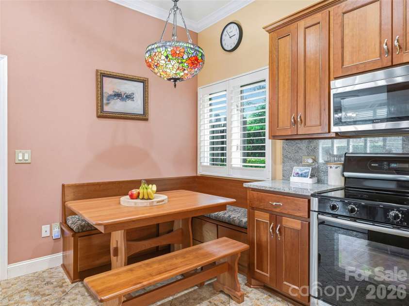 30 Dover Street, Asheville, NC 28804.  MLS# CAR4370162, YatesRealty ID 41916. 