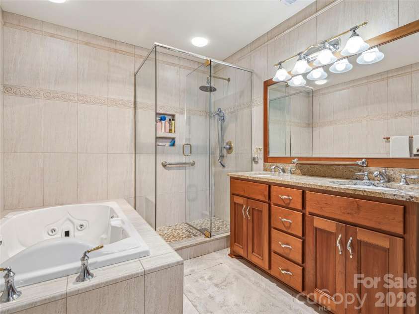 30 Dover Street, Asheville, NC 28804.  MLS# CAR4370162, YatesRealty ID 41916. 