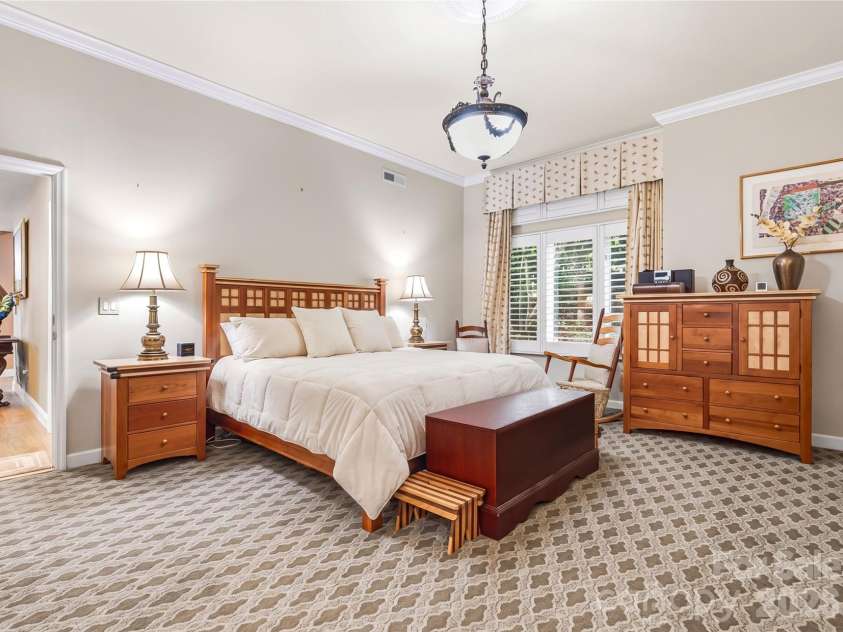 30 Dover Street, Asheville, NC 28804.  MLS# CAR4370162, YatesRealty ID 41916. 