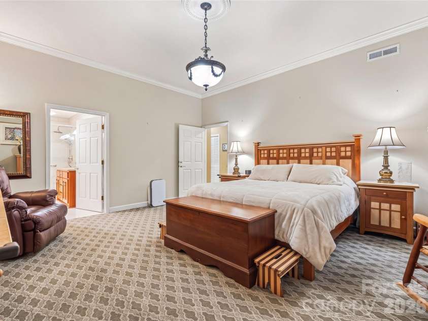 30 Dover Street, Asheville, NC 28804.  MLS# CAR4370162, YatesRealty ID 41916. 