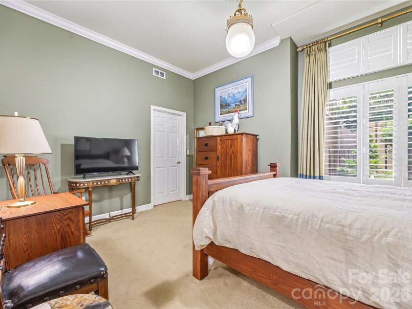 30 Dover Street, Asheville, NC 28804.  MLS# CAR4370162, YatesRealty ID 41916. 