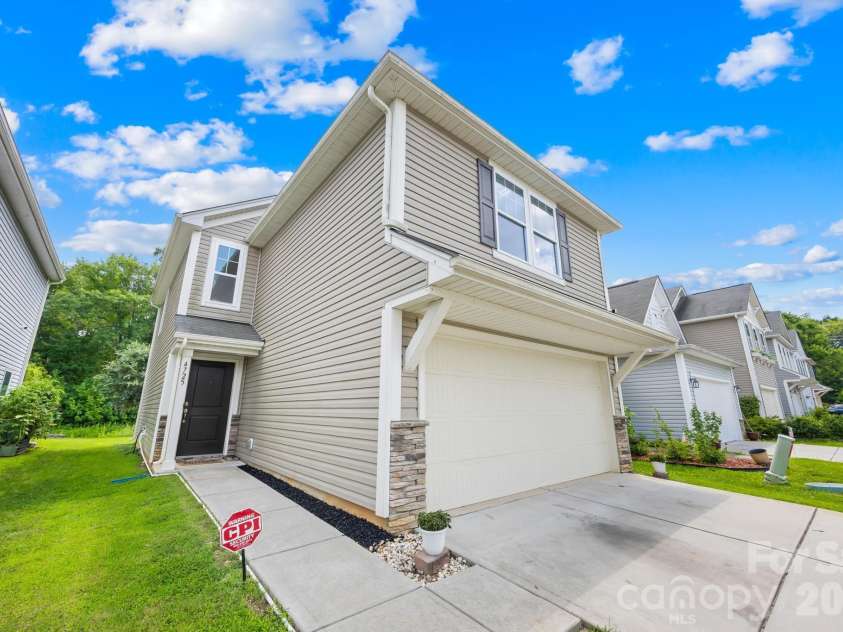 4725 Yarrow Street, Rock Hill, SC 29732.  MLS# CAR4406455, YatesRealty ID 41917. 