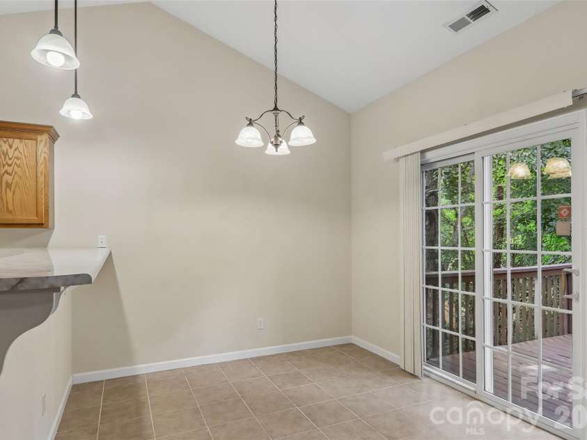 102 Woodcreek Circle, Swannanoa, NC 28778.  MLS# CAR4409853, YatesRealty ID 41918. 
