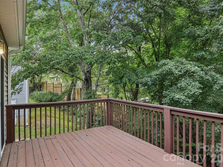 102 Woodcreek Circle, Swannanoa, NC 28778.  MLS# CAR4409853, YatesRealty ID 41918. 