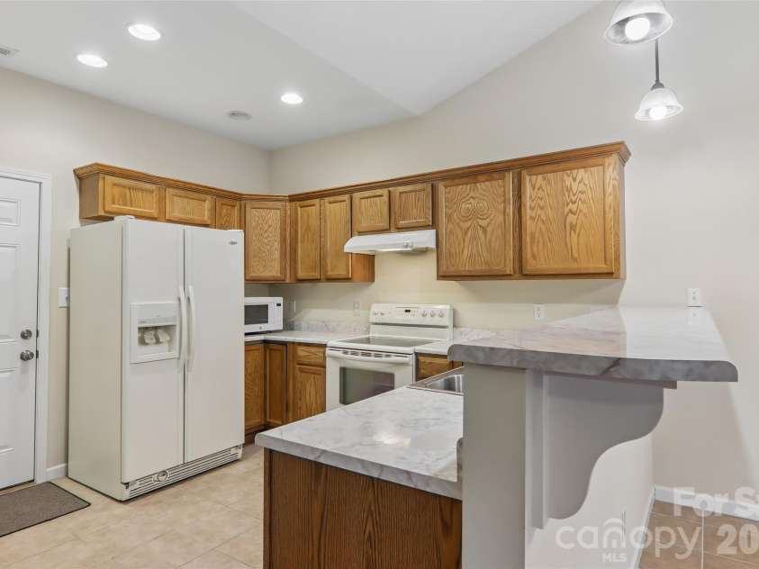 102 Woodcreek Circle, Swannanoa, NC 28778.  MLS# CAR4409853, YatesRealty ID 41918. 