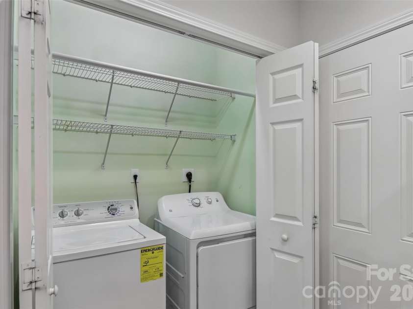 102 Woodcreek Circle, Swannanoa, NC 28778.  MLS# CAR4409853, YatesRealty ID 41918. 