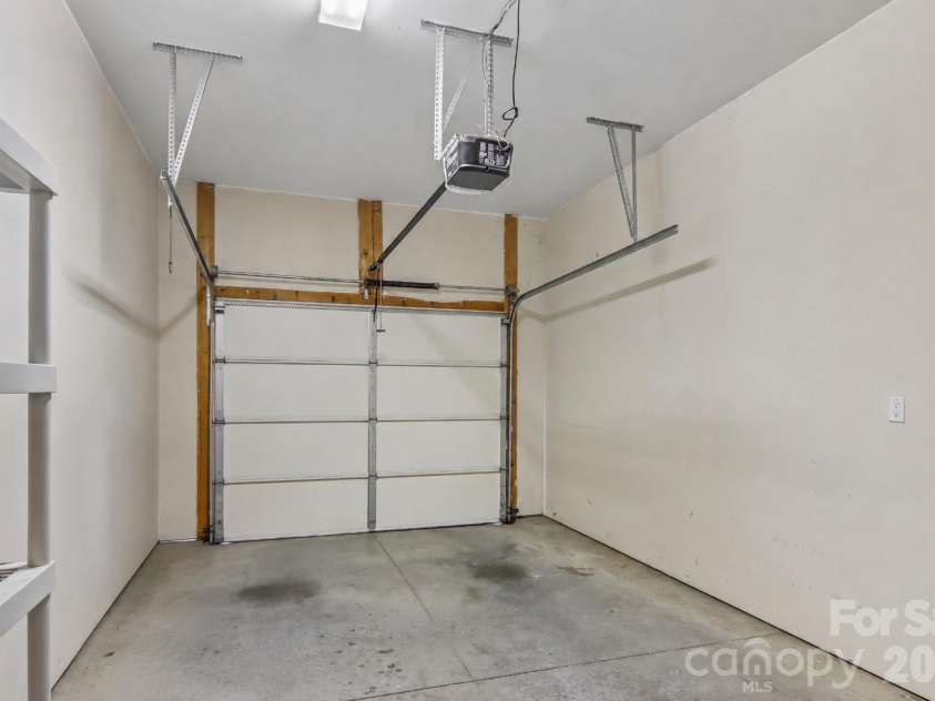102 Woodcreek Circle, Swannanoa, NC 28778.  MLS# CAR4409853, YatesRealty ID 41918. 
