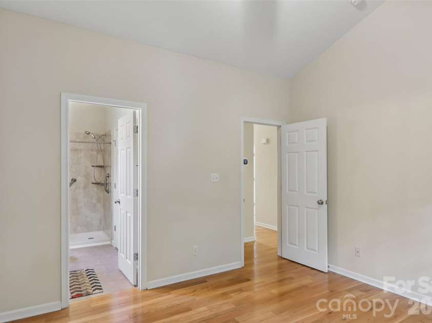102 Woodcreek Circle, Swannanoa, NC 28778.  MLS# CAR4409853, YatesRealty ID 41918. 