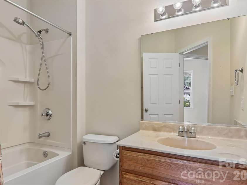 102 Woodcreek Circle, Swannanoa, NC 28778.  MLS# CAR4409853, YatesRealty ID 41918. 