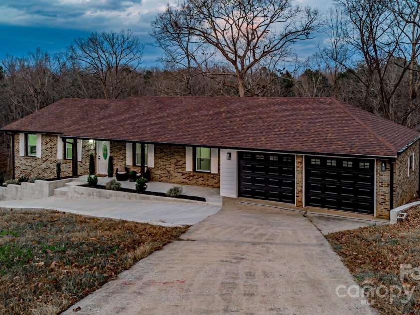 238 Lincoln Drive, Forest City, NC 28043.  MLS# CAR4328819, YatesRealty ID 4192. 