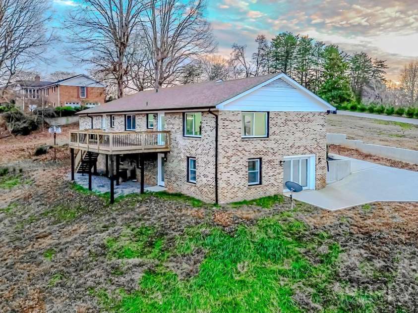 238 Lincoln Drive, Forest City, NC 28043.  MLS# CAR4328819, YatesRealty ID 4192. 